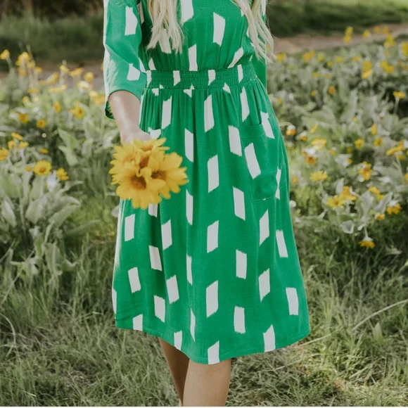 Roolee Vanessa dress, green and white- size medium - Picture 2 of 14